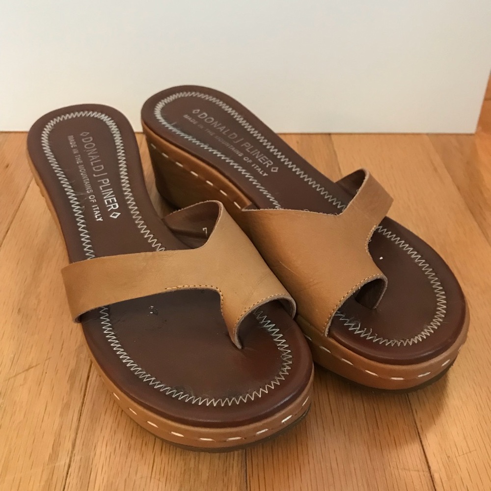 Donald Pliner slides 7M